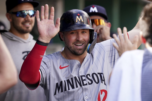 Infielder Kyle Farmer signs a one-year contract worth $3.25 million with the Colorado Rockies.