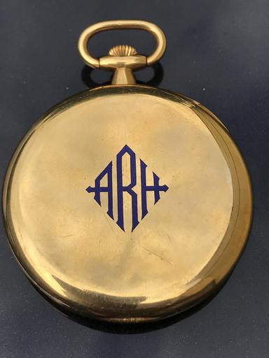 A gold pocket watch awarded to the captain who saved Titanic survivors fetches a record amount at auction.