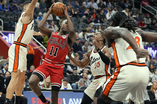 Zach LaVine scores 16 points in the fourth quarter to propel Bulls over Pistons 122-112.