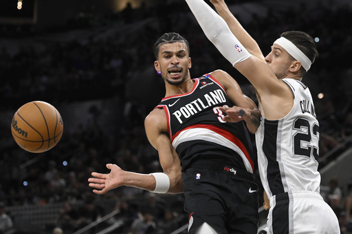 Spurs defeat Trail Blazers 118-105 as Popovich sits out his fourth consecutive game