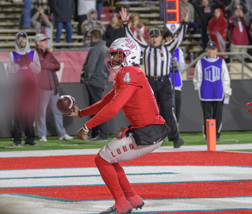 AP Player of the Week: Dampier of New Mexico contributes to 4 touchdowns in first victory against a Top 25 opponent since 2003.