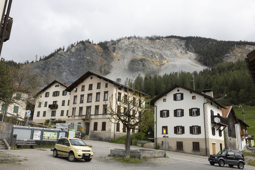 Swiss residents warned to prepare for evacuation due to another Alpine rockslide alert