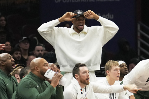 Darius Garland scores 39 as Cavaliers rise to 8-0, defeating struggling Bucks 116-114 in Giannis’ absence.