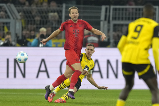 Bayern’s Kane exits ‘Klassiker’ prematurely due to suspected right hamstring issue.