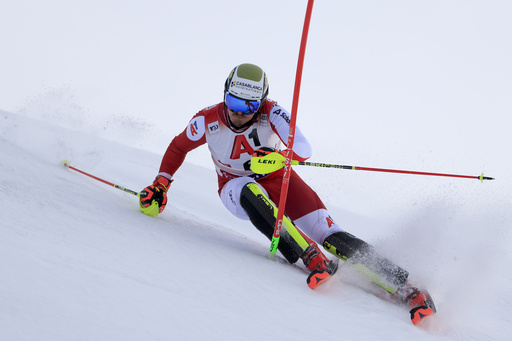 Olympic winner Noel leads the opening run of World Cup slalom as numerous competitors drop out.