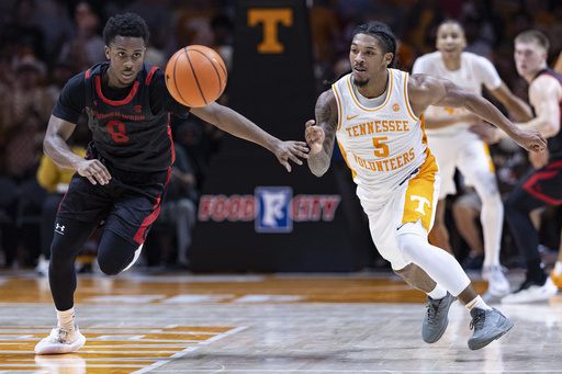 Chaz Lanier nets 18 points and Jordan Gainey adds 16 as No. 12 Tennessee defeats Gardner-Webb 80-64.