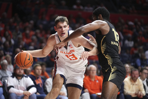 Tomislav Ivisic tallies 20 points as Illinois triumphs over Oakland 66-54 despite committing 18 turnovers.