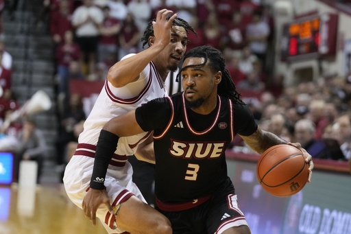 Mgbako achieves personal best with 31 points, guiding No. 17 Indiana to an 80-61 victory over SIU Edwardsville in season opener.