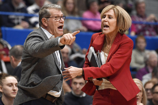 Geno Auriemma and Chris Dailey nearing NCAA win record at prestigious UConn