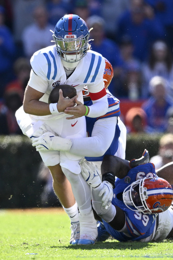 Florida eliminates No. 9 Ole Miss from College Football Playoff race with 24-17 victory at home