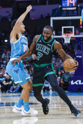 Celtics player Jaylen Brown sidelined against Hornets, classified as day-to-day due to left hip flexor strain