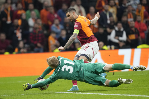 Galatasaray announces that striker Mauro Icardi has suffered an ACL tear.