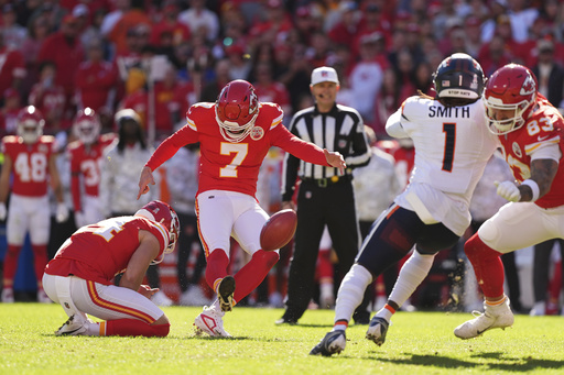 Chiefs to place kicker Harrison Butker on injured reserve prior to knee surgery, according to AP report.