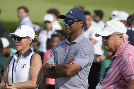 Tiger Woods will miss his holiday event in the Bahamas while recovering his back.