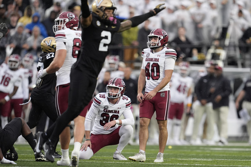 Raheim Sanders tallies 3 touchdowns in South Carolina’s 28-7 victory over No. 24 Vanderbilt