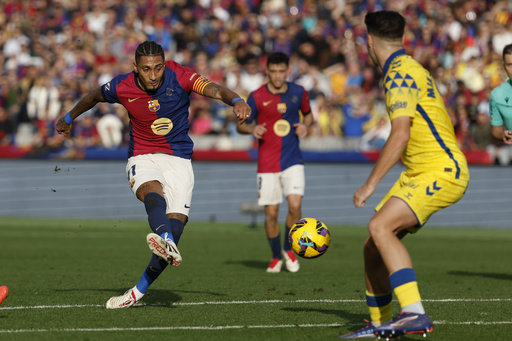 Barcelona suffers first home defeat of the season, losing 2-1 to Las Palmas