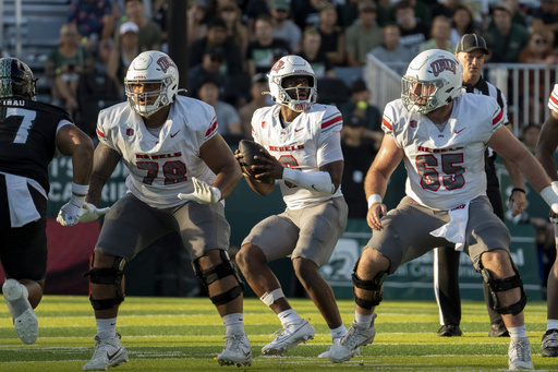 Hajj-Malik Williams leads UNLV to a 29-27 win against Hawaii