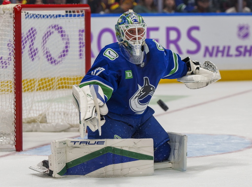 Steven Stamkos nets two power-play goals as Predators defeat Canucks 5-3