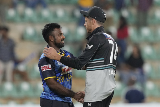 Sri Lanka chooses to bat after winning the toss in the opening ODI match against New Zealand