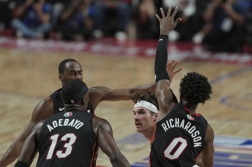 Bam Adebayo tallies 32 points as the Heat defeat the Wizards, 118-98 in Mexico City.