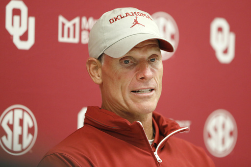 Oklahoma’s president and athletic director support coach Brent Venables during challenging season