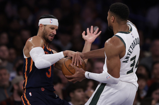 Towns’ 32-point performance leads Knicks to a 116-94 victory against faltering Bucks