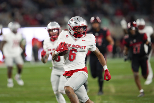 Eli Sanders and Devon Dampier propel New Mexico to a 21-16 win against San Diego State