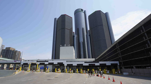 Detroit’s famous Renaissance Center may face demolition of 2 towers as part of a $1.6 billion redevelopment project.