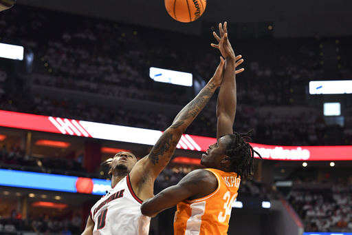 Zeigler and Lanier contribute 19 points each, guiding No. 12 Tennessee to a 77-55 victory against Louisville.