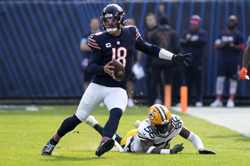 Bears’ Eberflus defends choice to skip another play before blocked field goal versus Packers