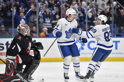 Murray makes 25 saves in first game after 21 months, Maple Leafs defeat Sabres, extending their losing streak to 12 with a 6-3 score.