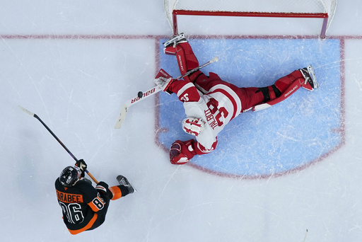 Scott Laughton nets personal-best 4 goals in Flyers’ 4-1 win against the Red Wings