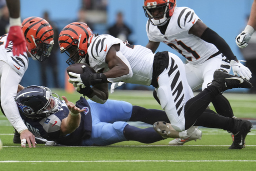 Titans bench QB Will Levis following 4 turnovers that result in 24 points for Bengals.