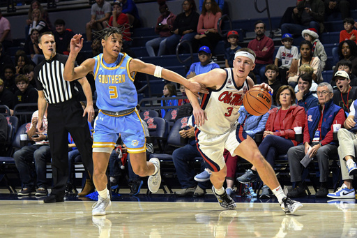 Jaylen Murray nets 18 points as No. 17 Mississippi defeats Southern 74-61.