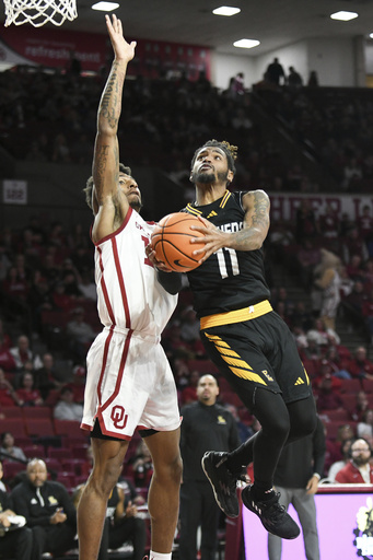 Moore and Fears lead No. 12 Oklahoma to a 89-67 victory over Prairie View, keeping their perfect record intact.