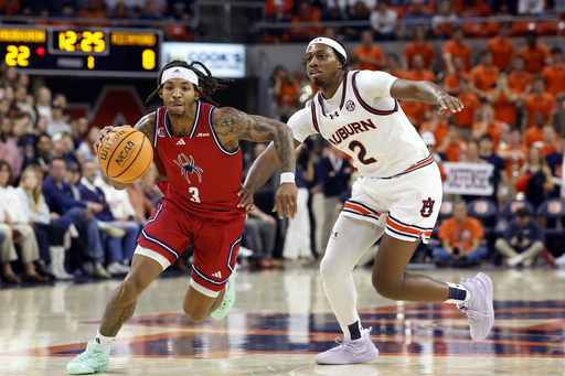 Miles Kelly leads No. 2 Auburn to a 98-54 victory over Richmond