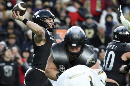 Almost a Heisman contender, Bryson Daily struggled to find rhythm in No. 19 Army’s defeat against Navy