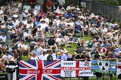 New Zealand falters after strong beginning, ending Day 1 of the 3rd test vs. England at 315-9.