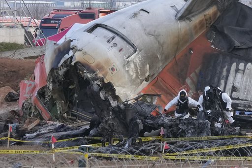 US and Boeing officials probe the location of a fatal aircraft accident in South Korea