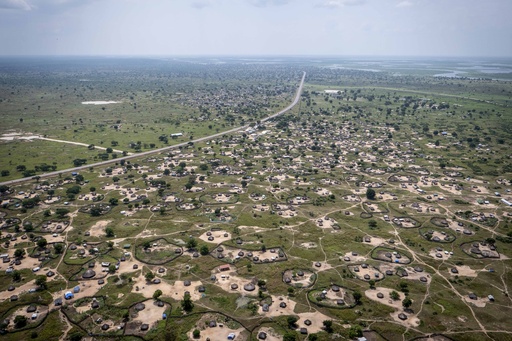 Annual flooding in South Sudan forces thousands to live precariously along a canal.