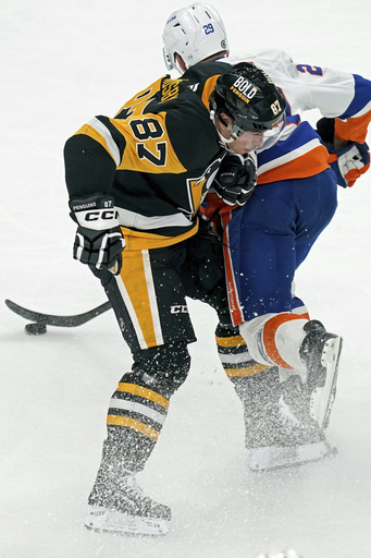 Sidney Crosby, captain of the Penguins, surpasses Lemieux’s record for franchise assists