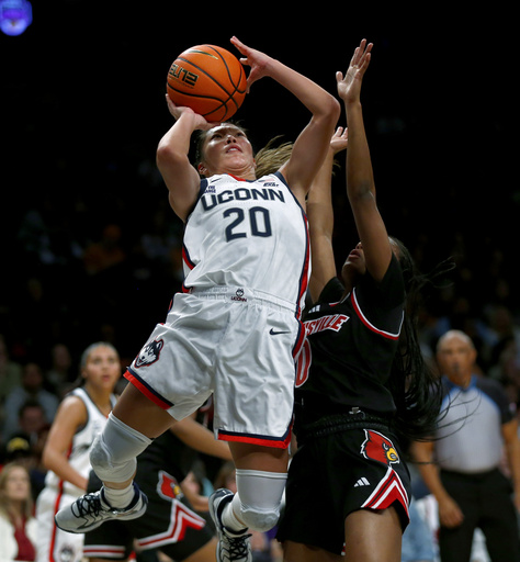 Strong and Fudd power No. 2 UConn to a dominating 85-52 victory over No. 22 Louisville in the Women’s Champions Classic