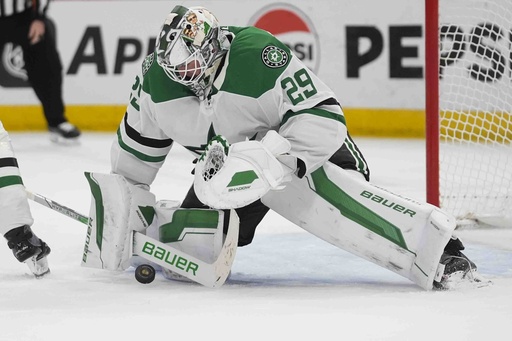 Duchene and Benn guide the Stars to a 5-1 victory over the Blackhawks