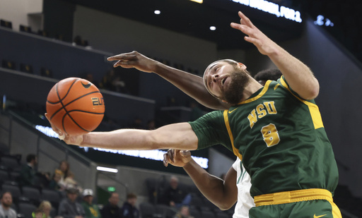 Baylor’s Robert Wright III establishes freshman record with 13 assists as Bears triumph over Norfolk State 94-69