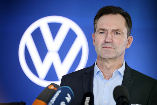 VW’s wage agreement for 120,000 employees in Germany prevents job losses and plant shutdowns.