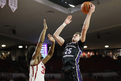 Duke Miles nets a season-best 29 points as No. 14 Oklahoma triumphs over Central Arkansas 89-66