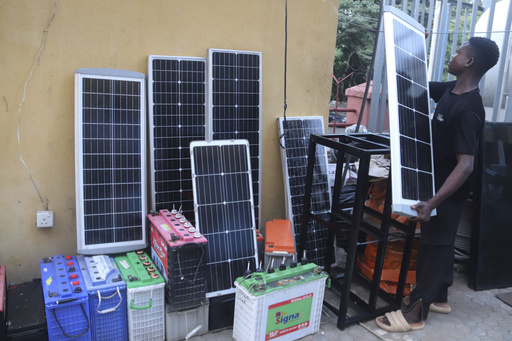 Nigerians advocate for solar energy employment and power, but face limited progress