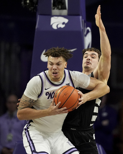 Coleman Hawkins records double-double as K-State secures 70-67 win over No. 16 Cincinnati with crucial late free throws.