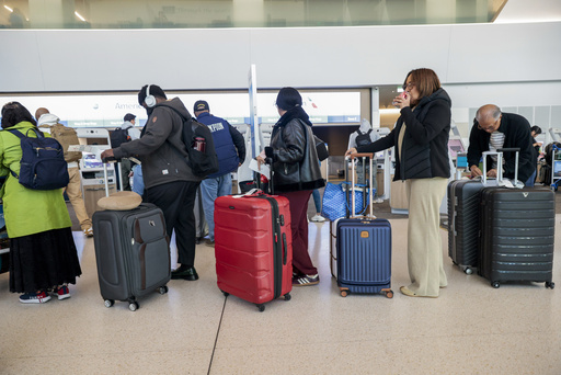 Over 3 million airport passengers processed in the US in one day, setting a new record.