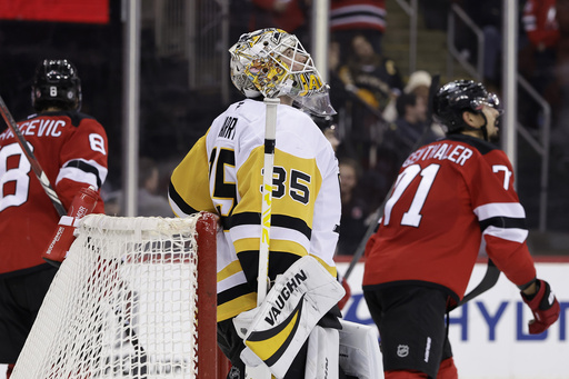 Jacob Markstrom secures his second shutout this season as the Devils defeat the Penguins 3-0.